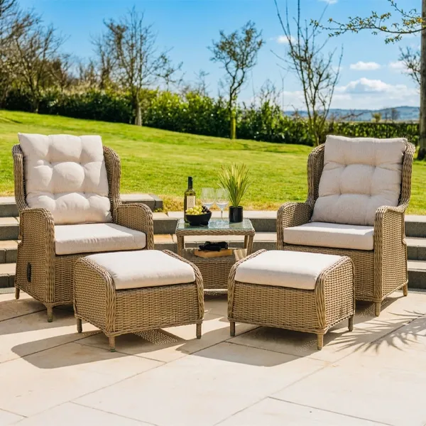 Discover Garden rooms ideas and inspirations