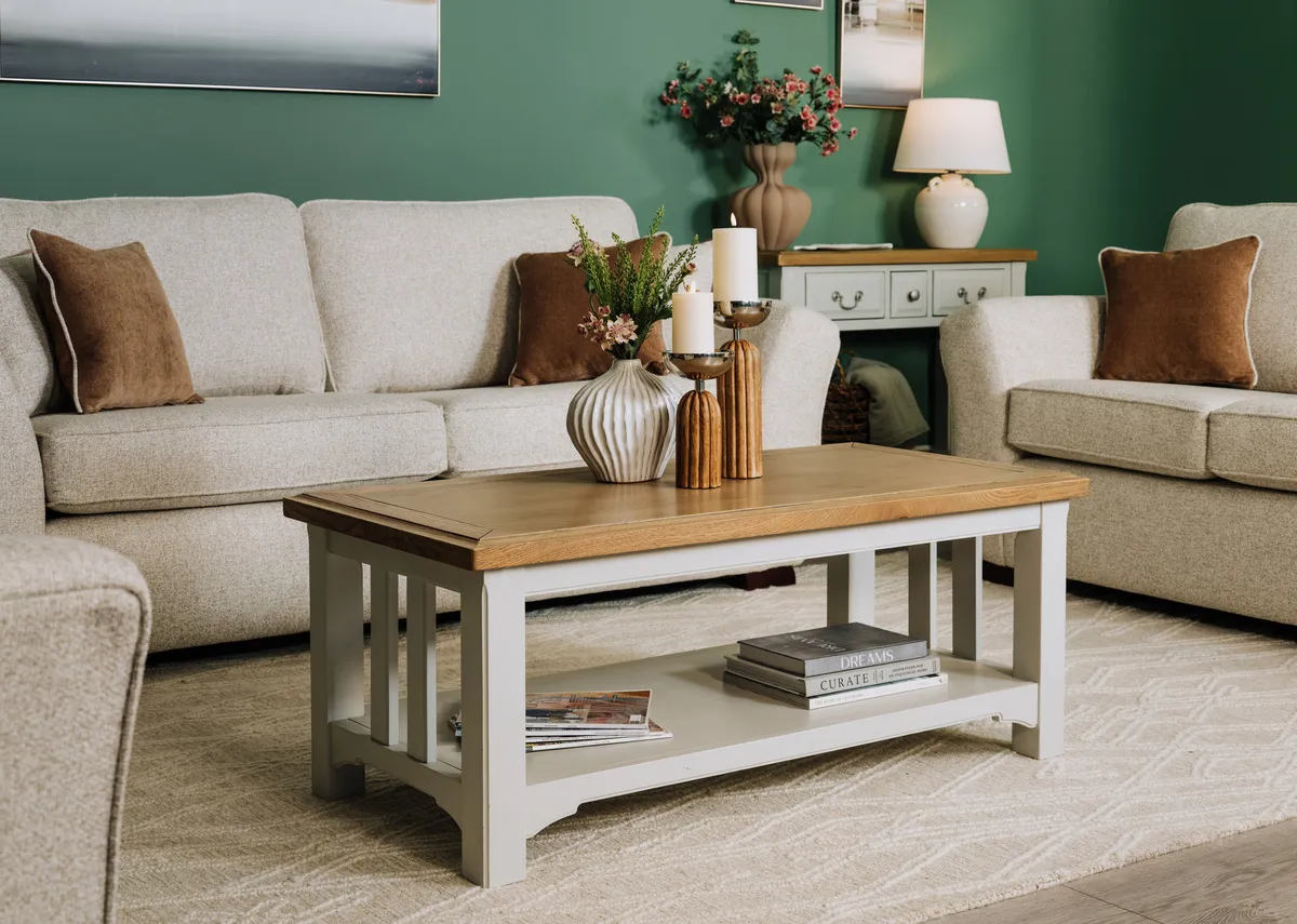 A lifestyle image of the Georgia coffee table with the Kilronan sofas.