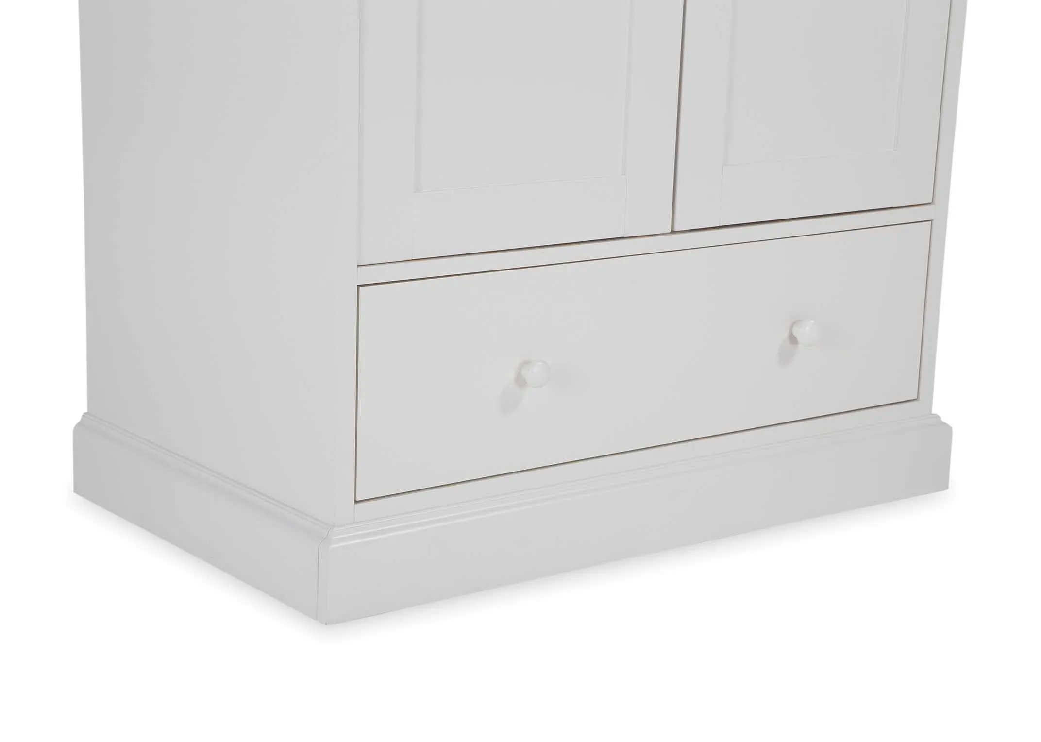 A lifestyle image of the Rivendale White Bedroom range with the wardrobe to the side.