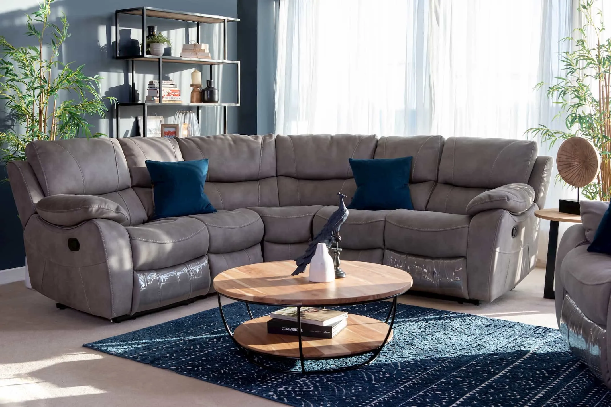 A lifestyle image of the Hannah Corner group with the Casas rug & malta furniture
