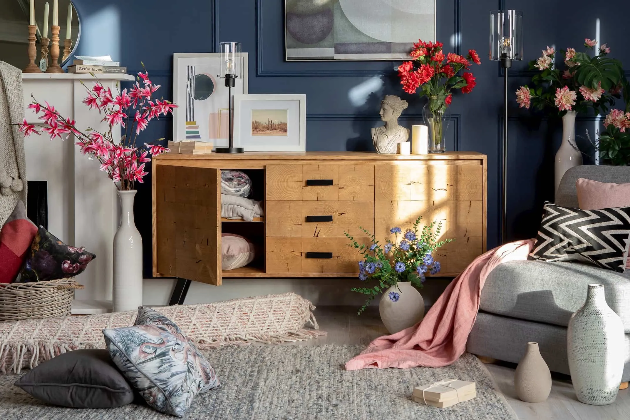 Black Floor Lamp - Leanne