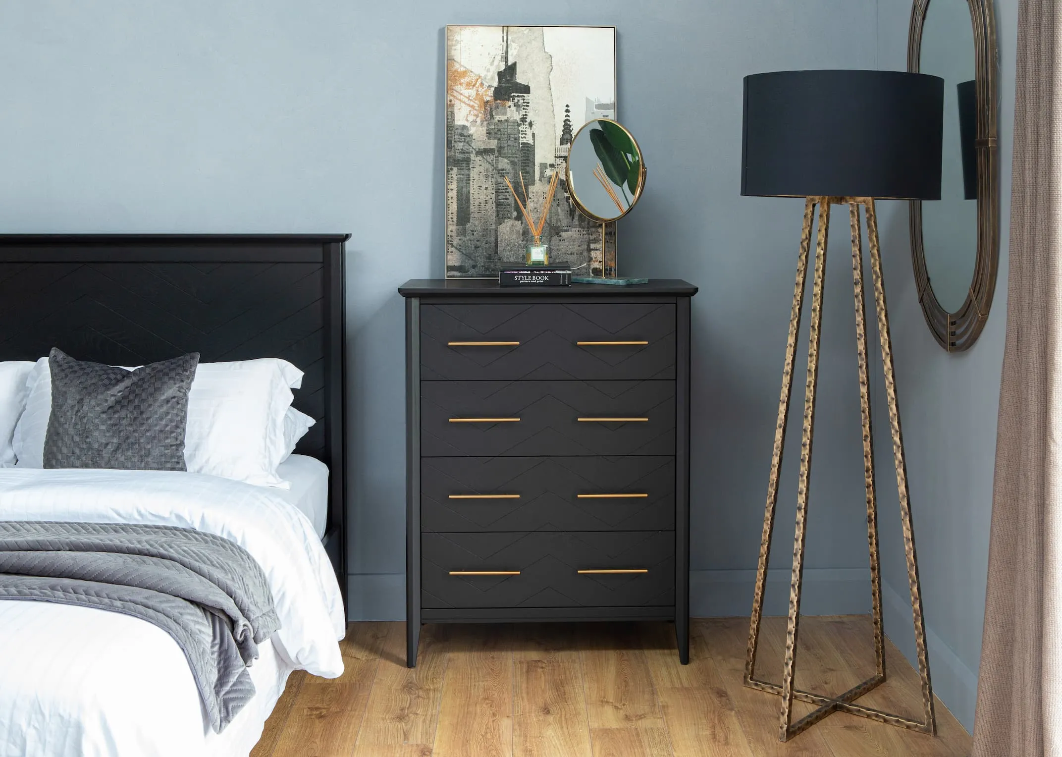 4 Drawer Black Oak & Pine Chest - Chevron