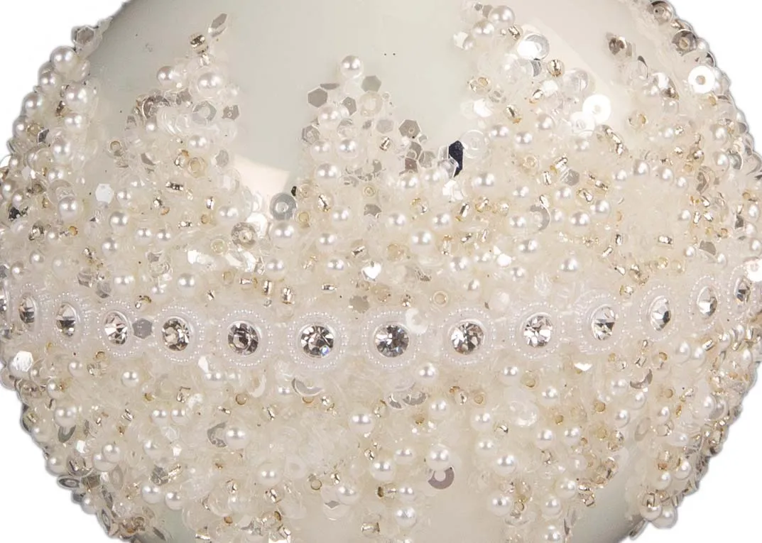 A dimension image of the White Round encrusted bauble with 8cm x 9.5cm