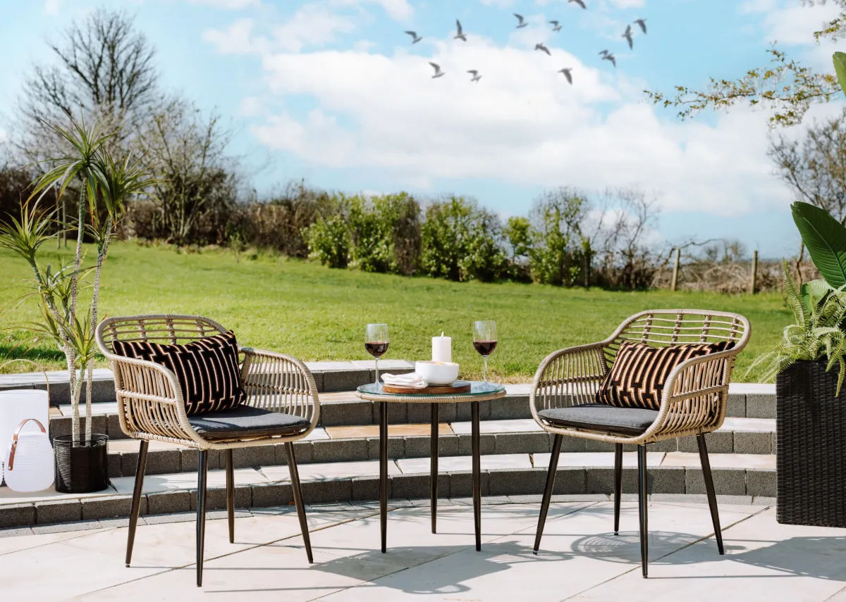 2 Wicker Chair & Bistro Table Set - Menorca