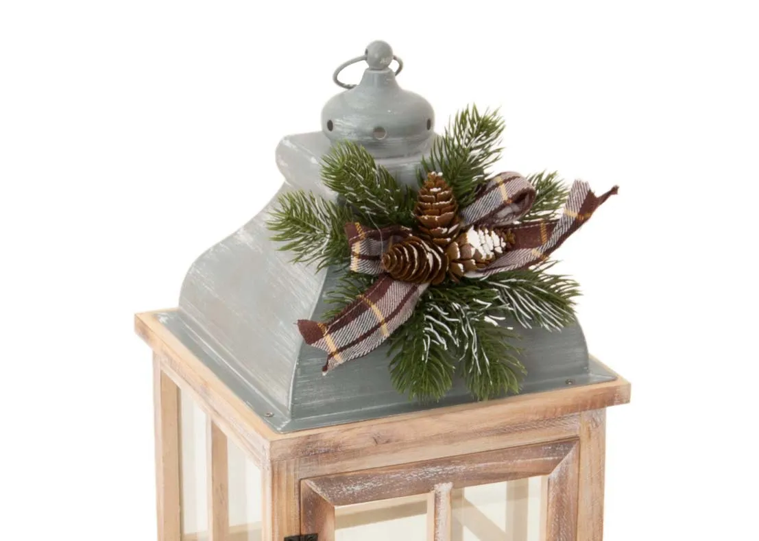 wood lanterns and berry tree with Santa & Lantern.