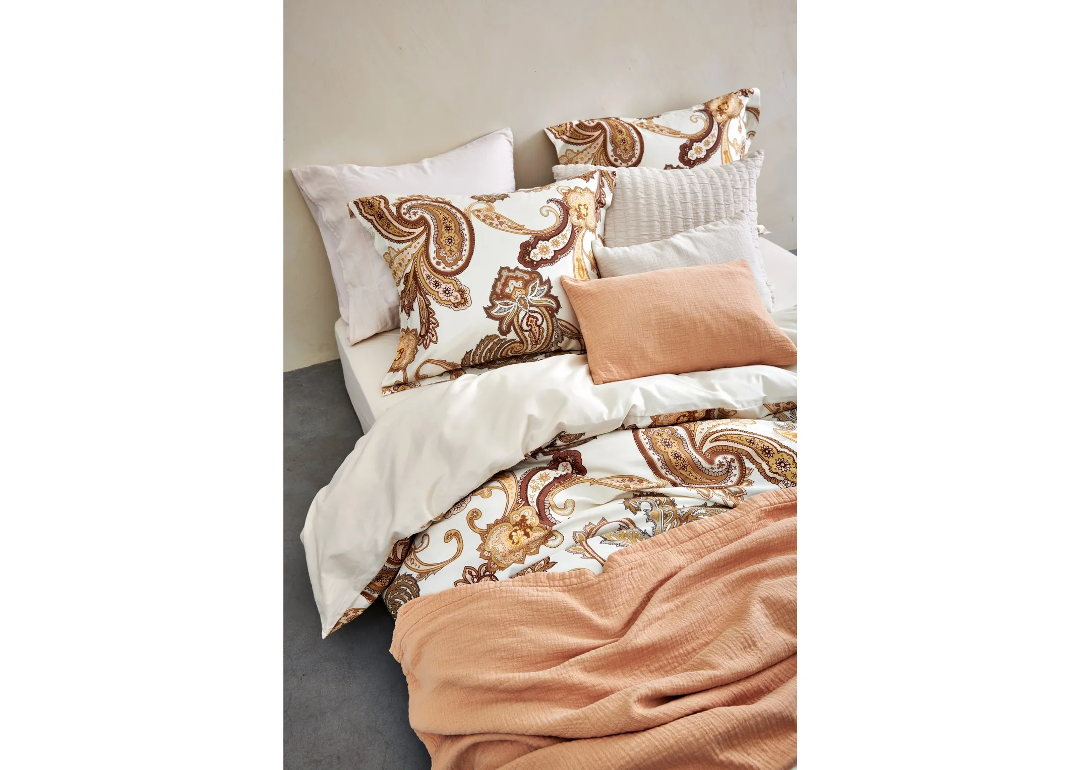 Double (4ft6) Brown Paisley Duvet Set - Mystique