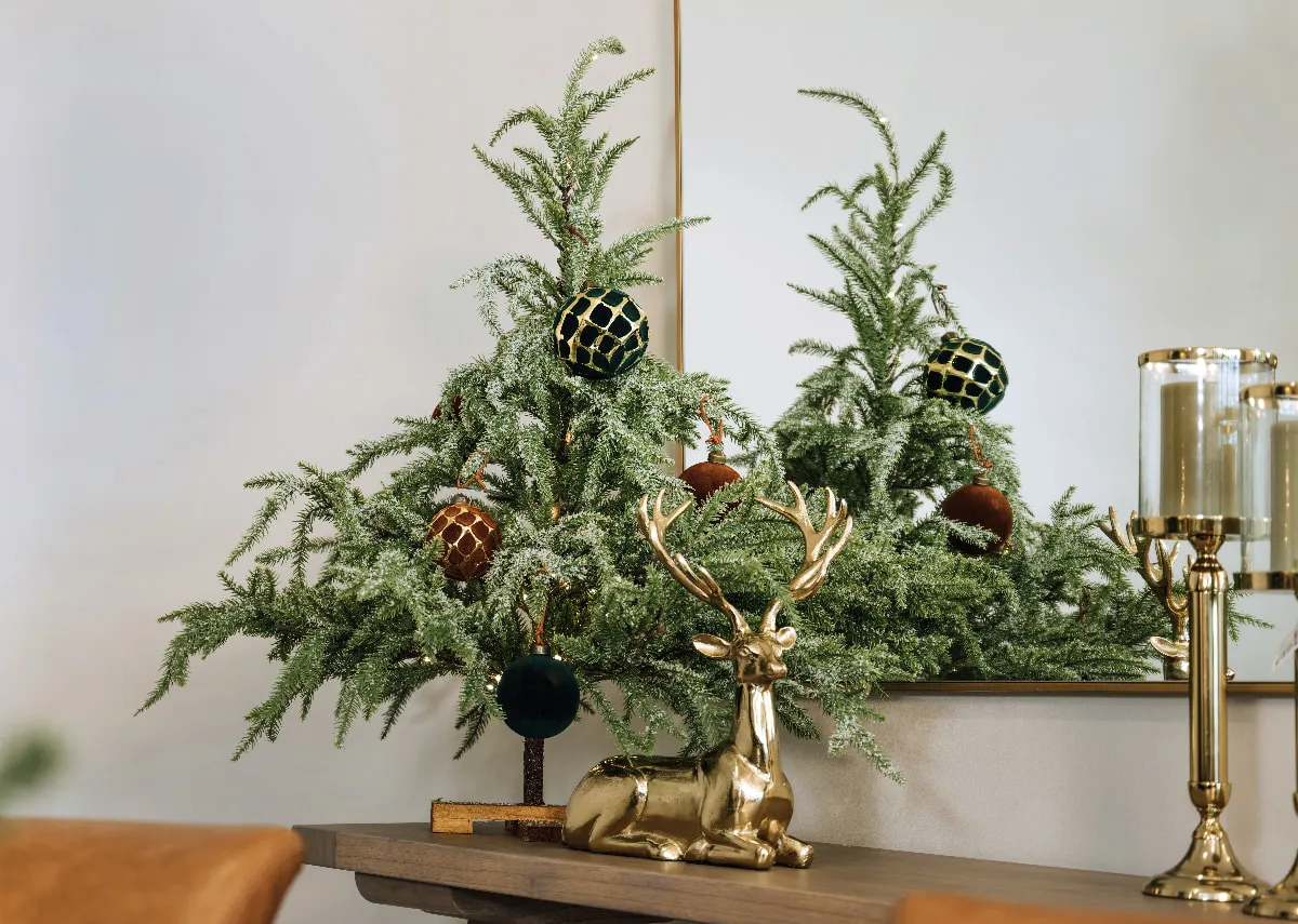 Set of 4 8cm Green Baubles - Holly & Ivy
