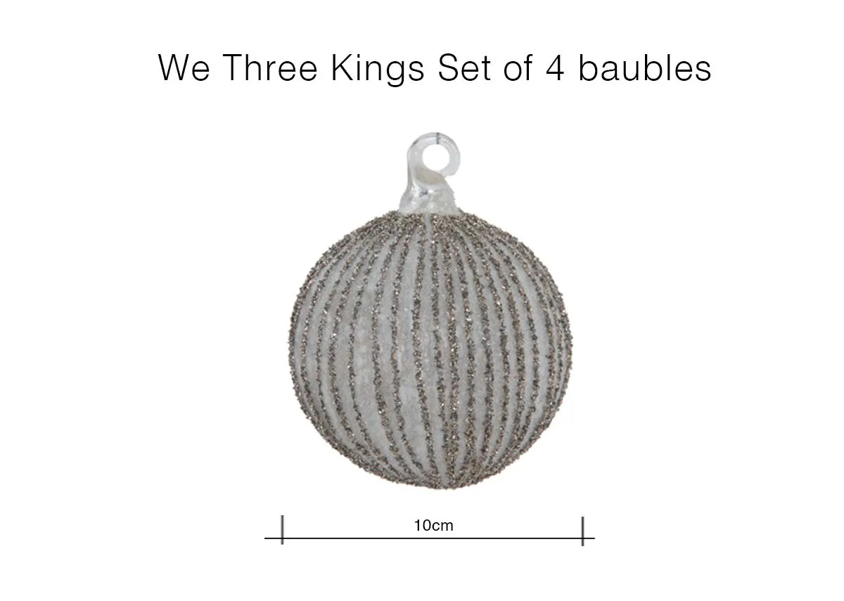 A dimension image of the We Three Kings Bauble with 10cm