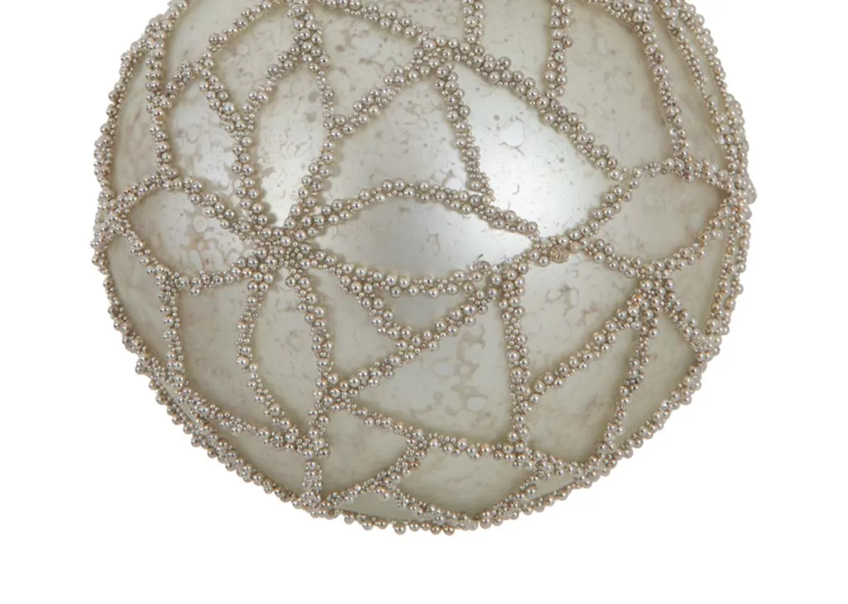 A dimension image of the Christams Carol Bauble with 8cm width and height
