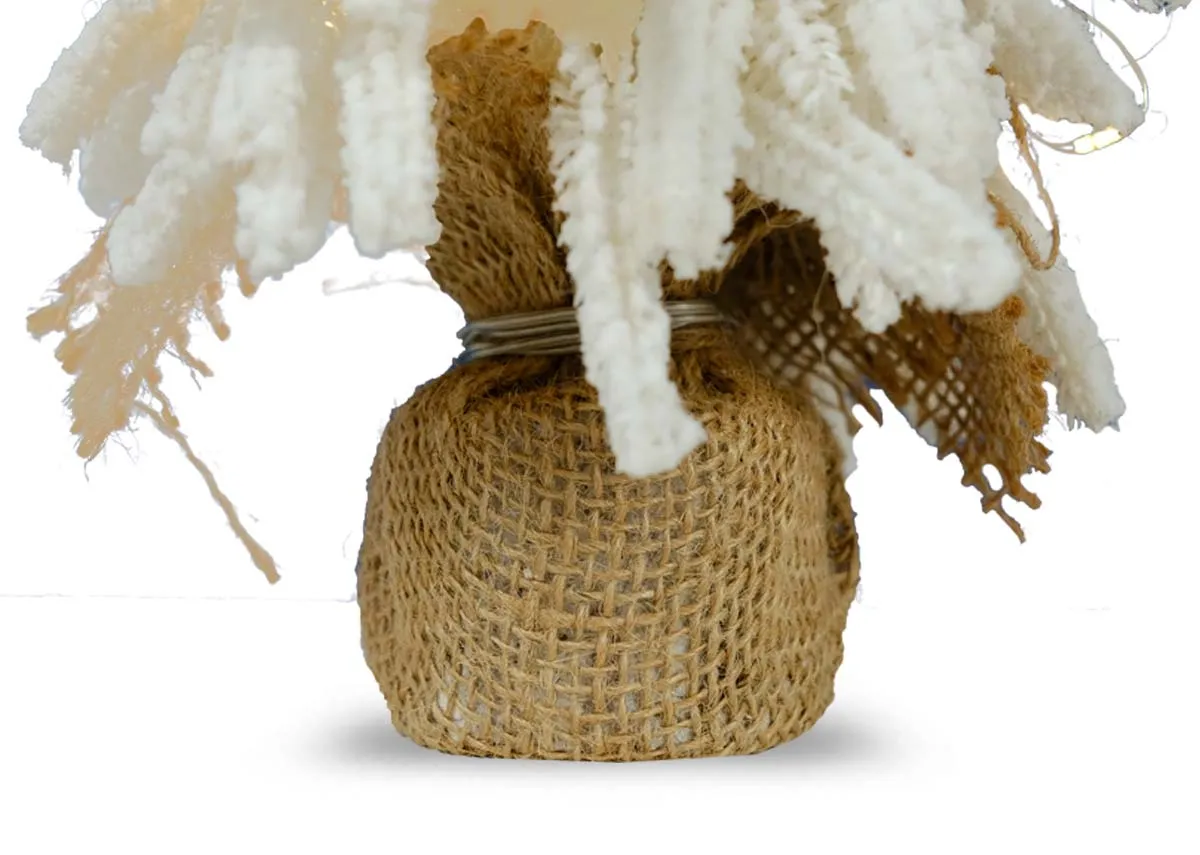 A dimension image of the Elsie Snow tree with 15cm x 27cm