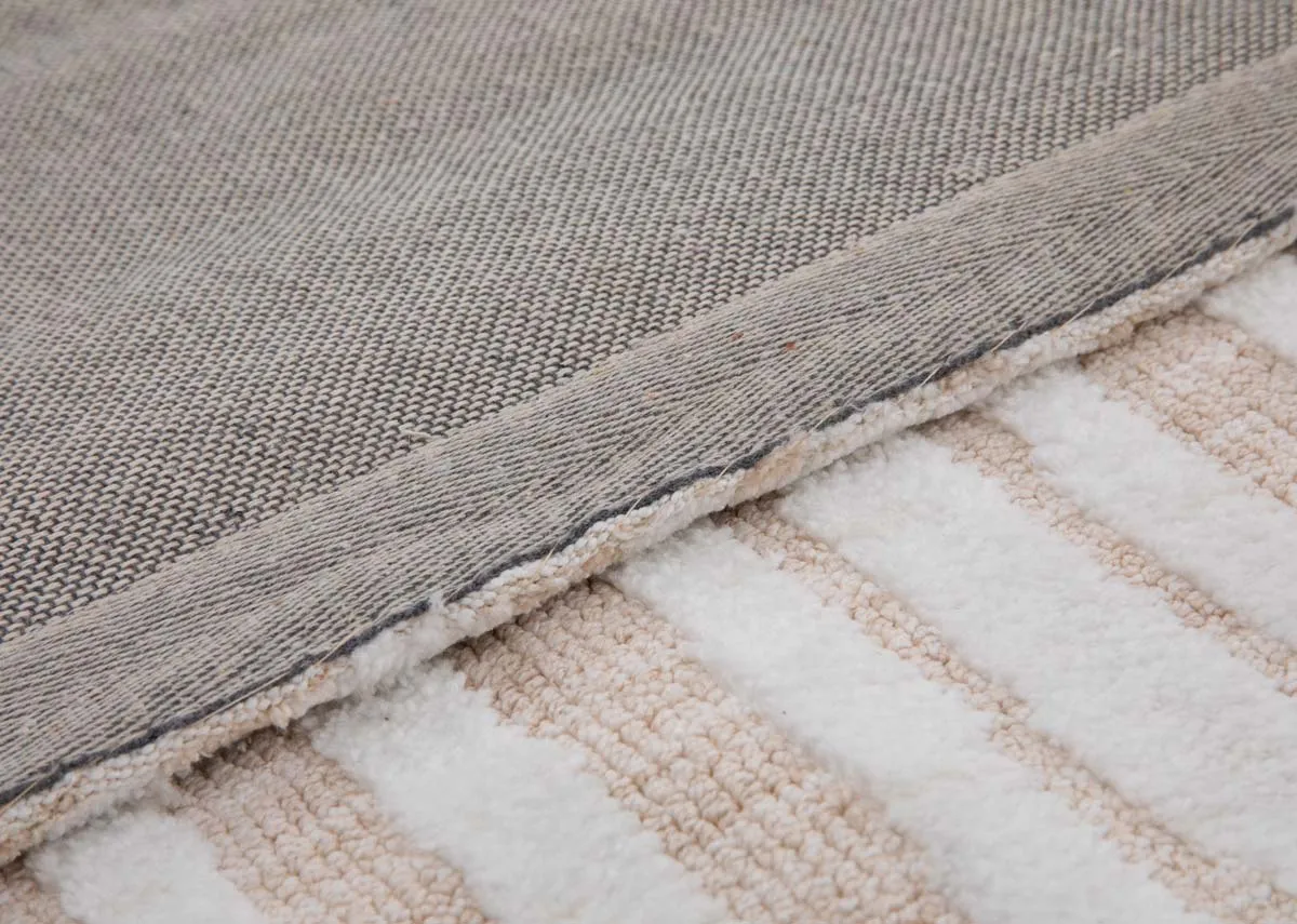 A dimension image of the Omaha Rug with 170cm x 120cm