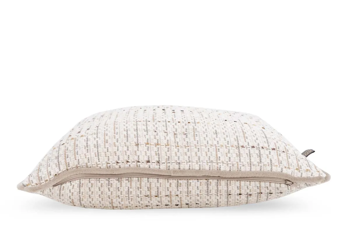 A dimension image of the Sabine cushion with 43cm x 43cm