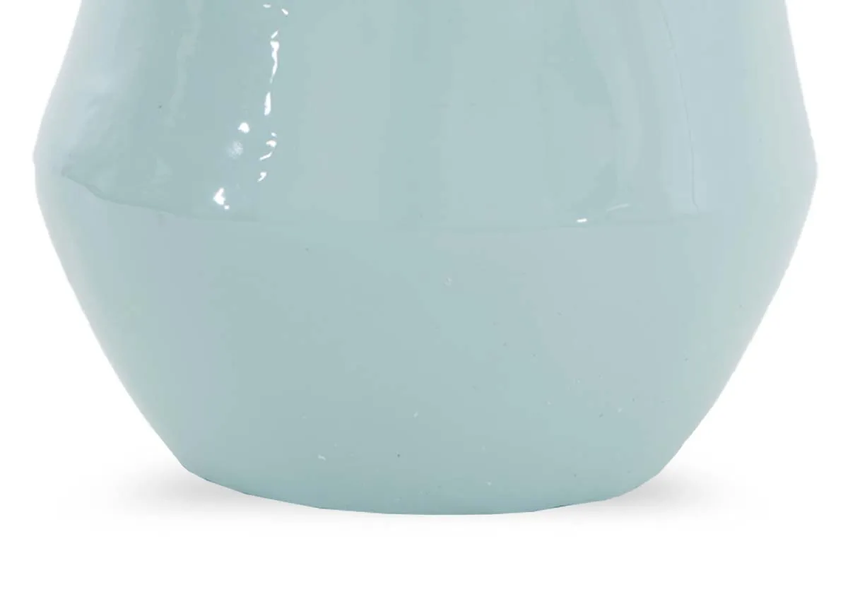 A dimension image of the Briggs Blue vase with 16.5cm x 15cm