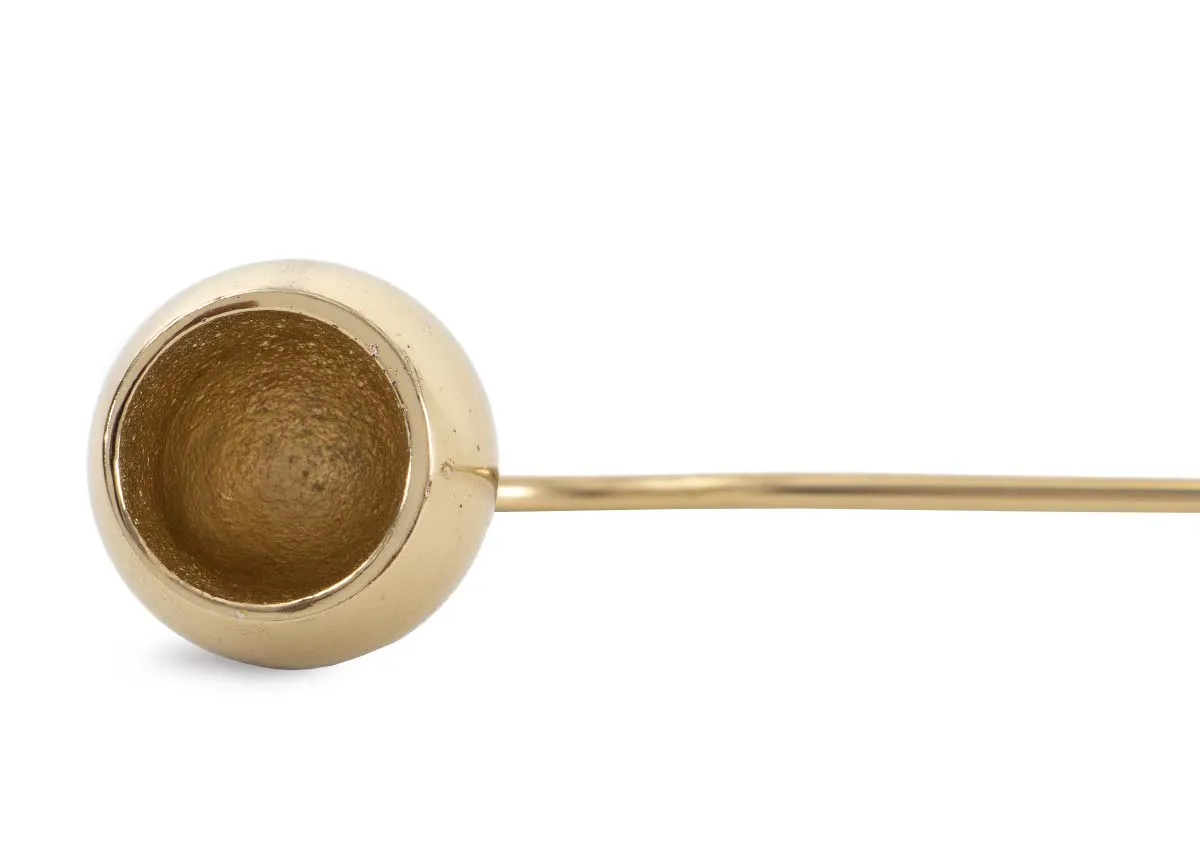A dimension image of the Ivy Gold snuffer with 30cm x 3cm
