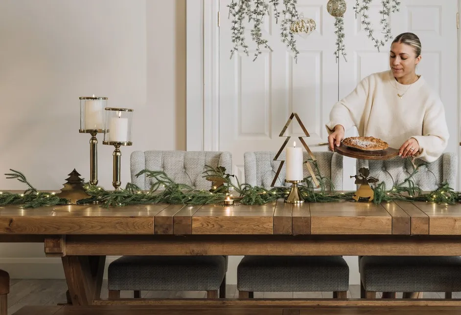 Gold Xmas Tree Pillar - Christmas Candle Holder