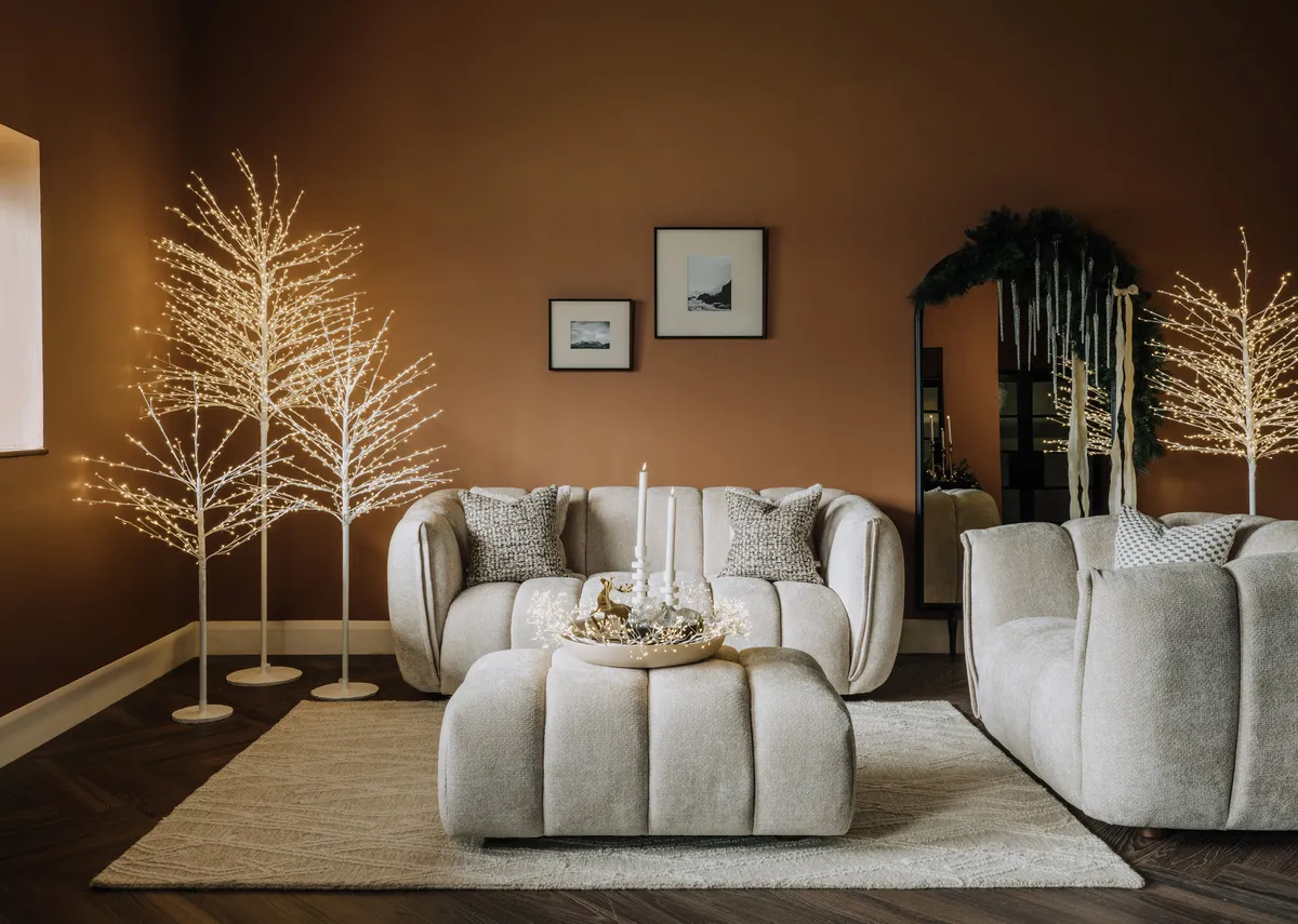 Rudy White 5ft (150cm) with 580 LED Lights - Christmas Tree