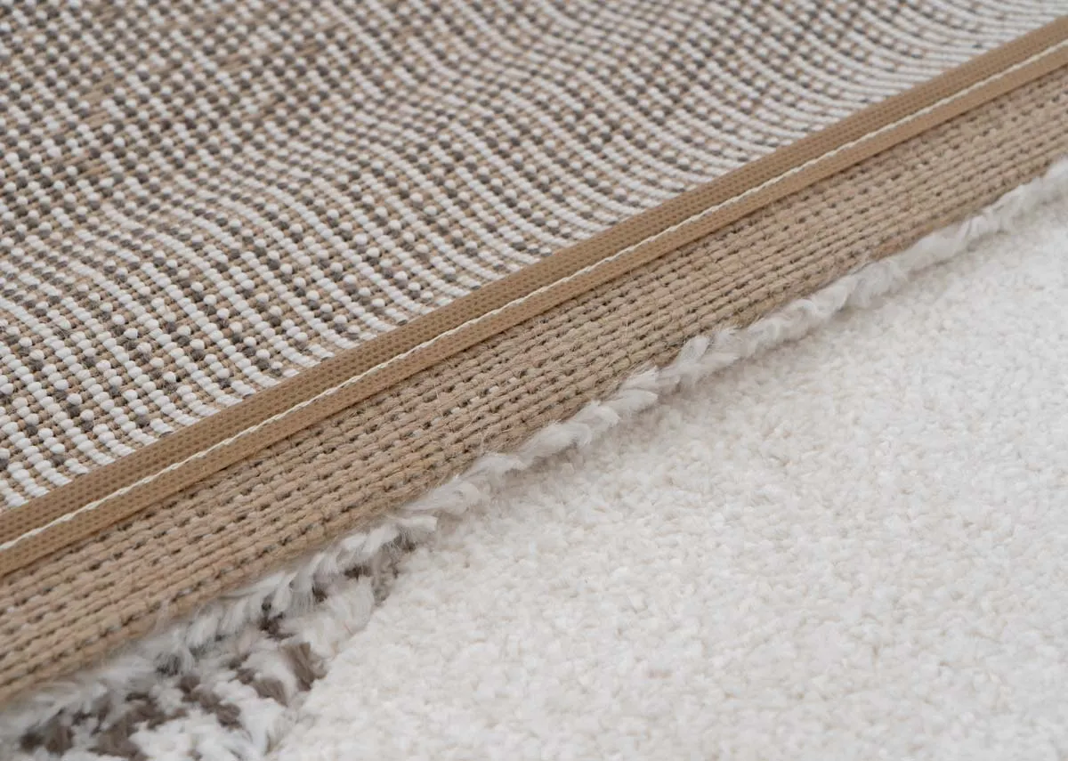 A dimension image of the Elio Wave rug with 120cm x 170cm