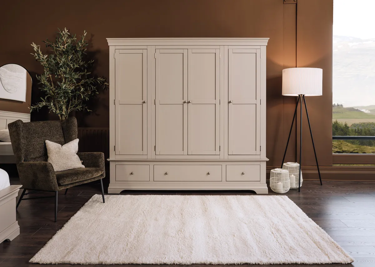 A cream shaggy rug from EZ Livings Vivo range. Angled view