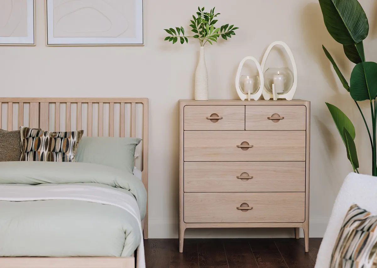 2 Over 3 Oak Chest of Drawers - Jay