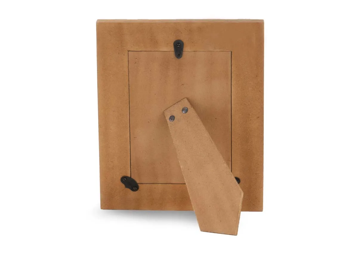 A dimension image for the Carmine Photo Frame with 16cm x 18cm