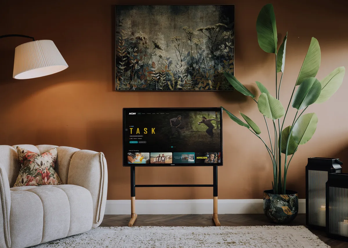 A lifetsyle image of the Hanna TV Unit with Fanciful canvas.