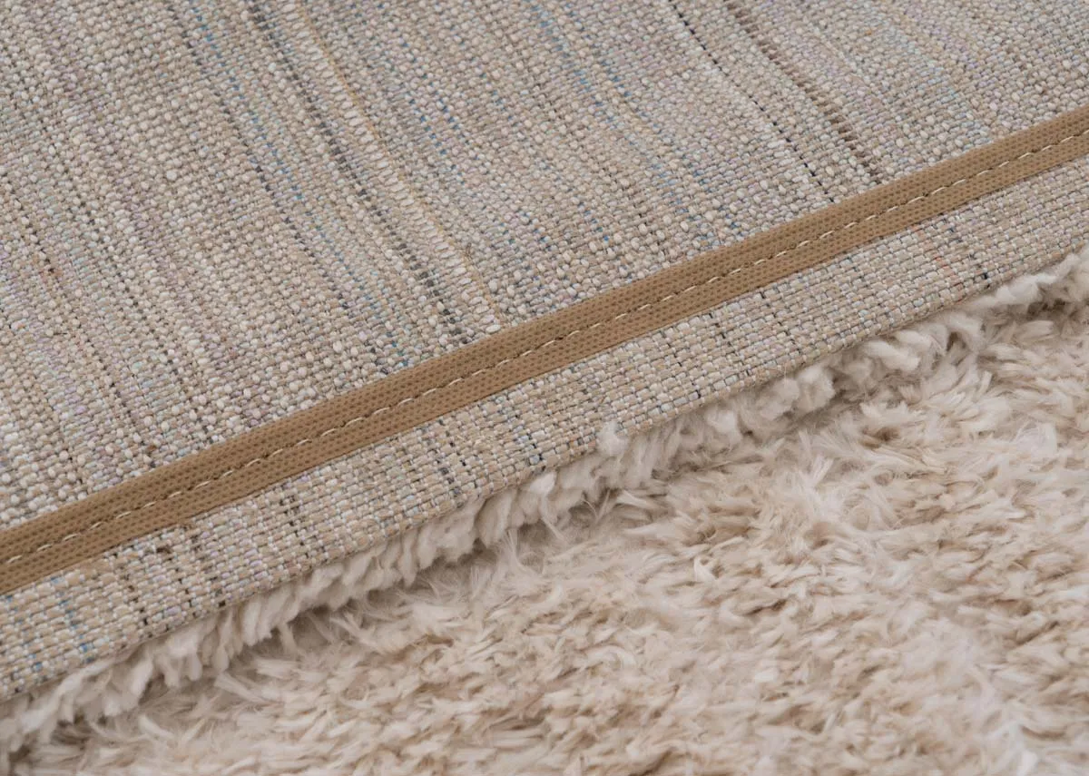 A dimension image of the Cadence Medium rug with 230cm x 160cm