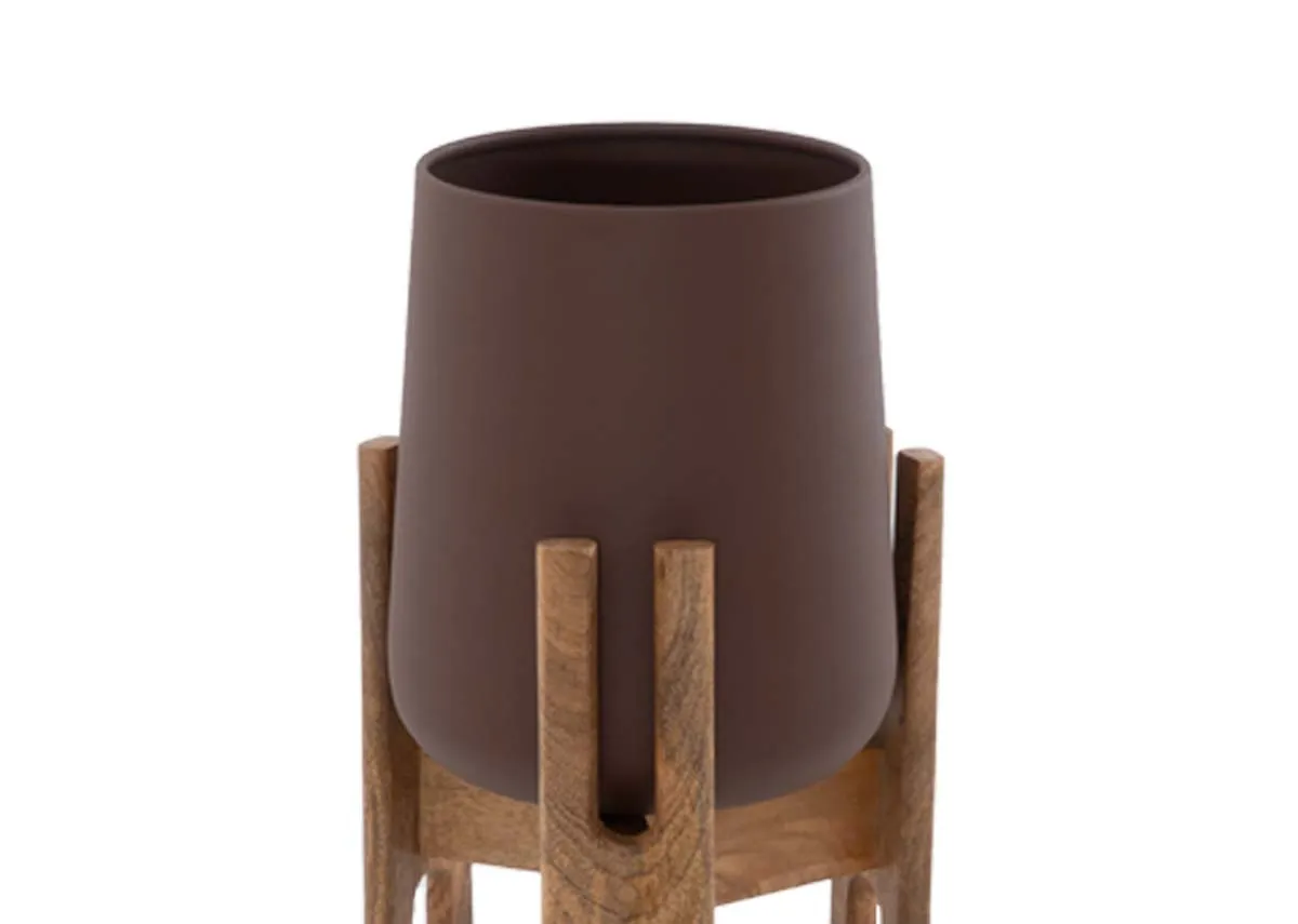 A brown planter from EZ Livings Tearose range with a loseup of the removeable pot.