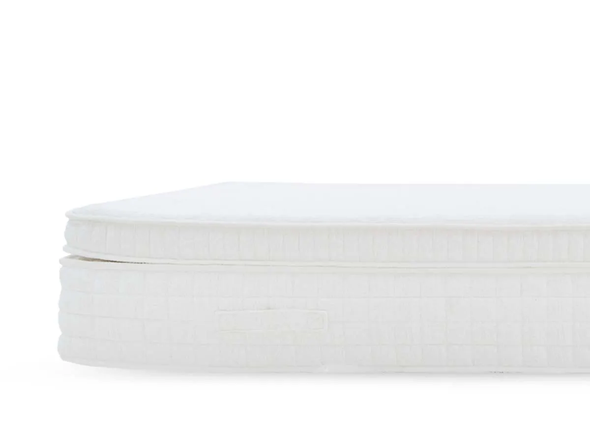 A dimension image of the Legacy Mattress with 34cm depth