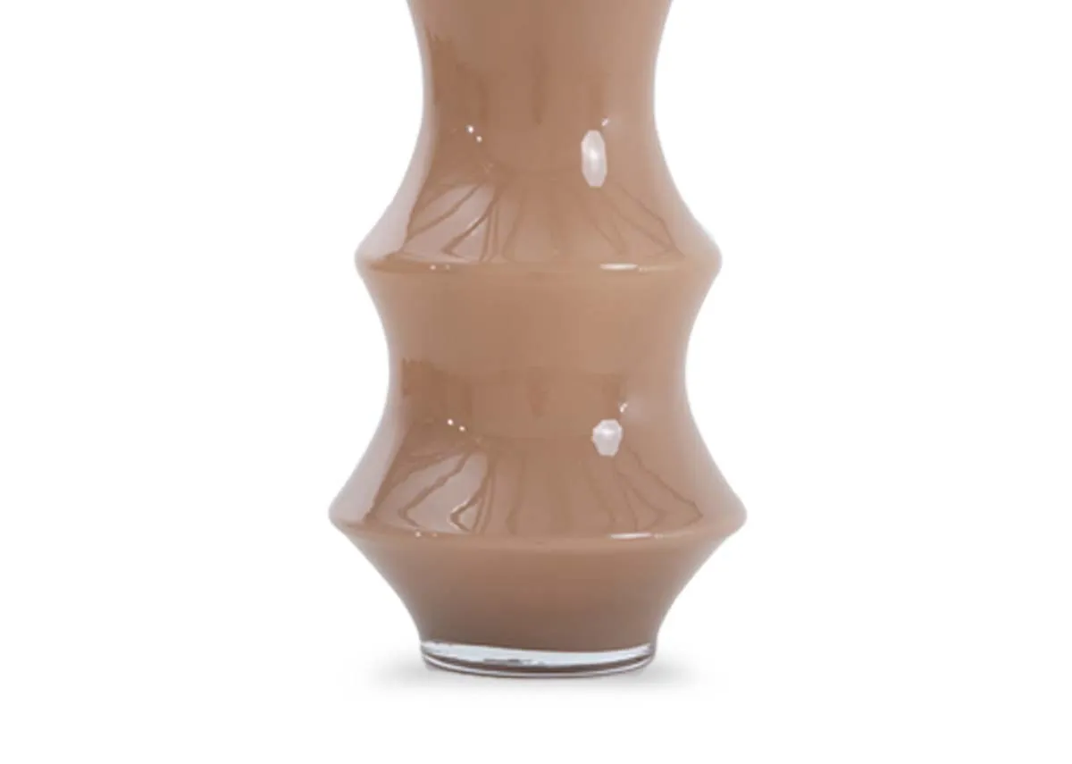 A dimension image of the Fiorenza Vase with 15cm x 40cm