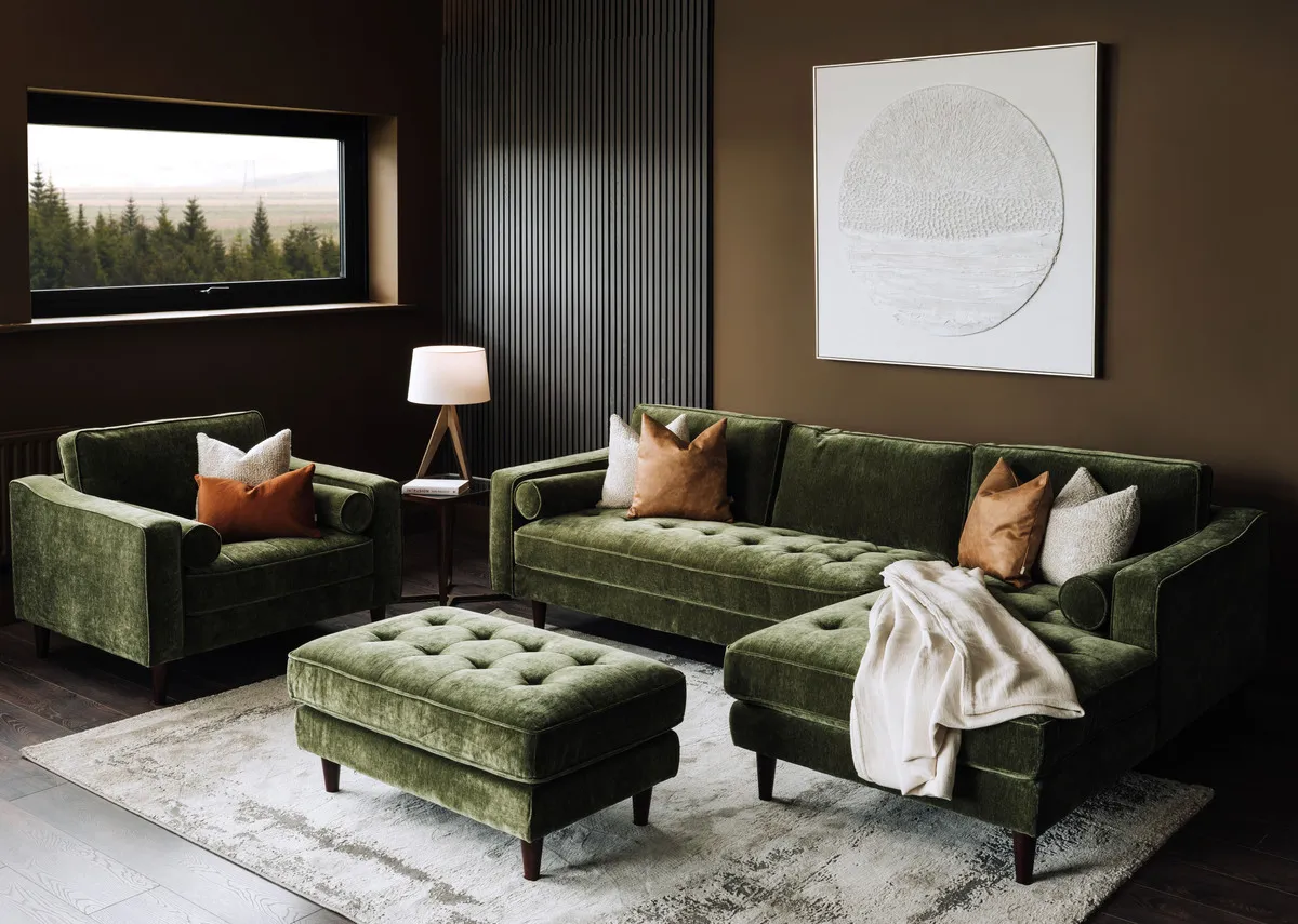 A dimension image of the Genoa footstool with 102cm x 60cm x 45cm
