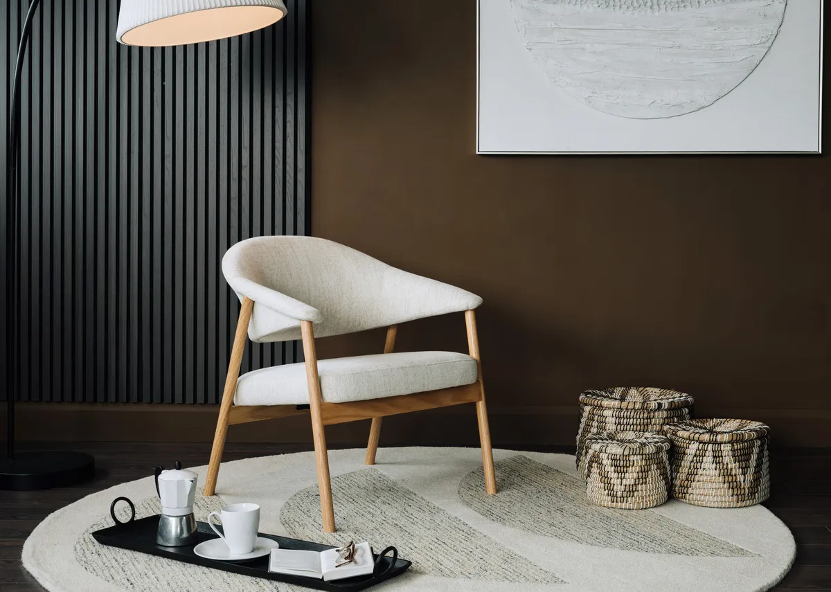 Natural Lounge Chair with Beige Fabric Seat - Elk