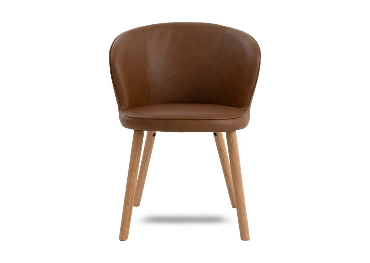 A dimension image of the Gain Carver chair with 51.5cm x 60cm x 82cm