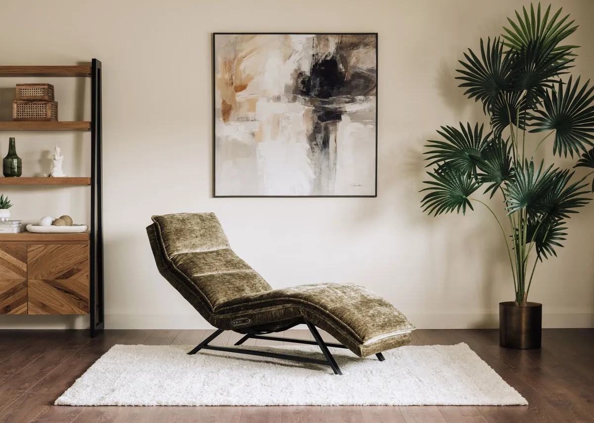 A lifestyle image of the Carson recliner lying flat under the Evocative print.