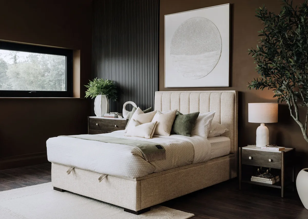A dimension image of the Libert 6ft Ottoman with 185cm x 212.5cm x 132cm