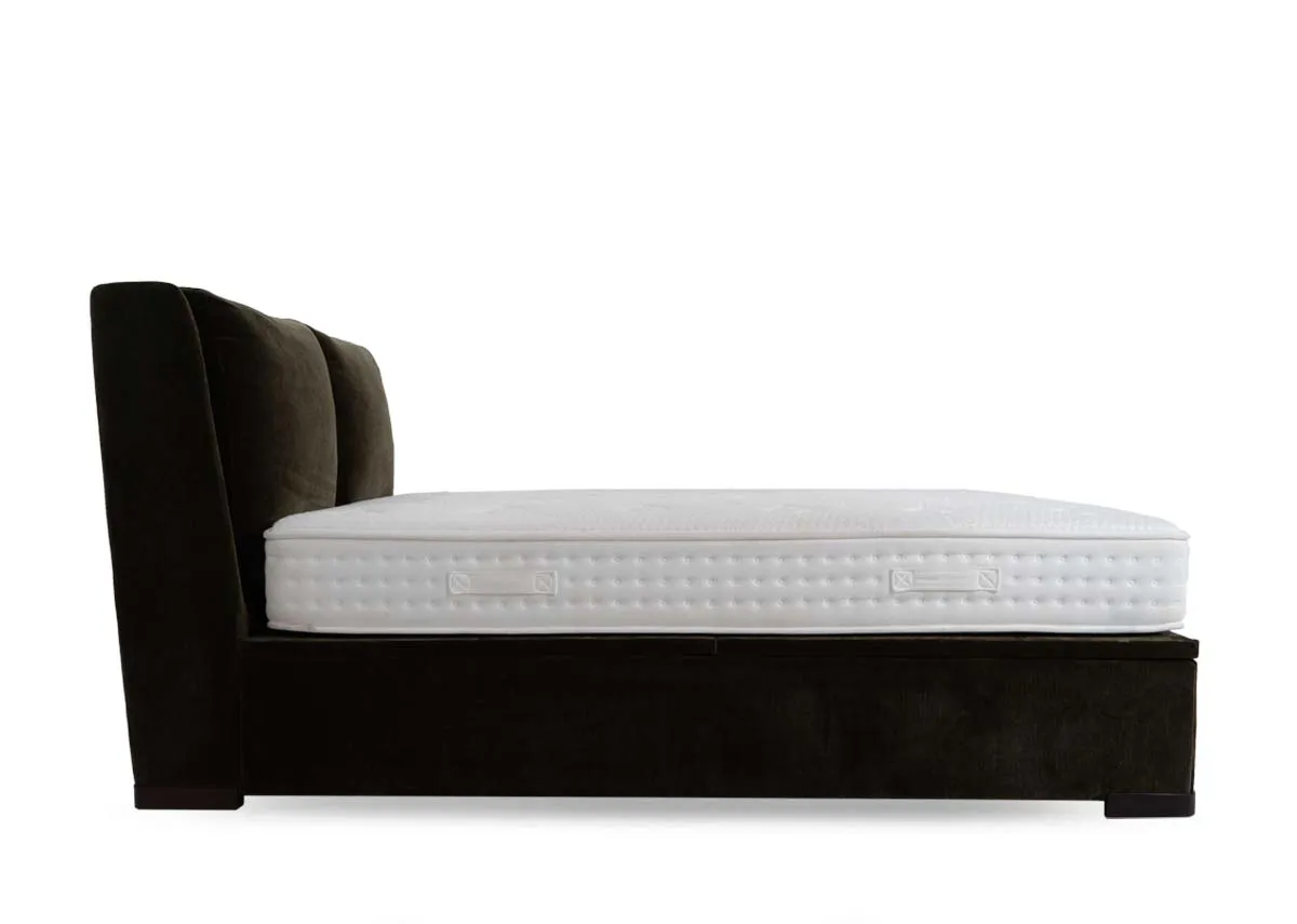 A dimension image of the Comfy Ottoman with 185.5cm x 236cm x 113.5cm