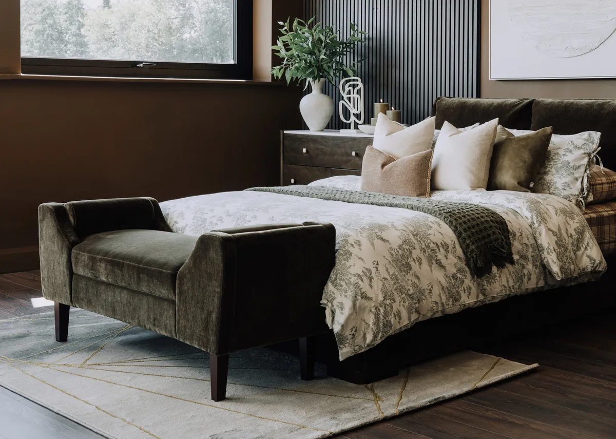 A lifestyle image of the Comfy bench with matching bedframe with Foxford Eve bed linen