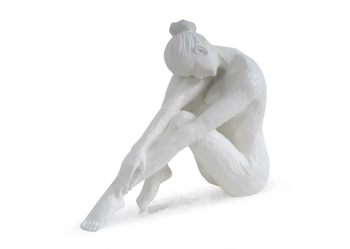 A dimension image of the Solace Ornament with 27.4cm x 23cm