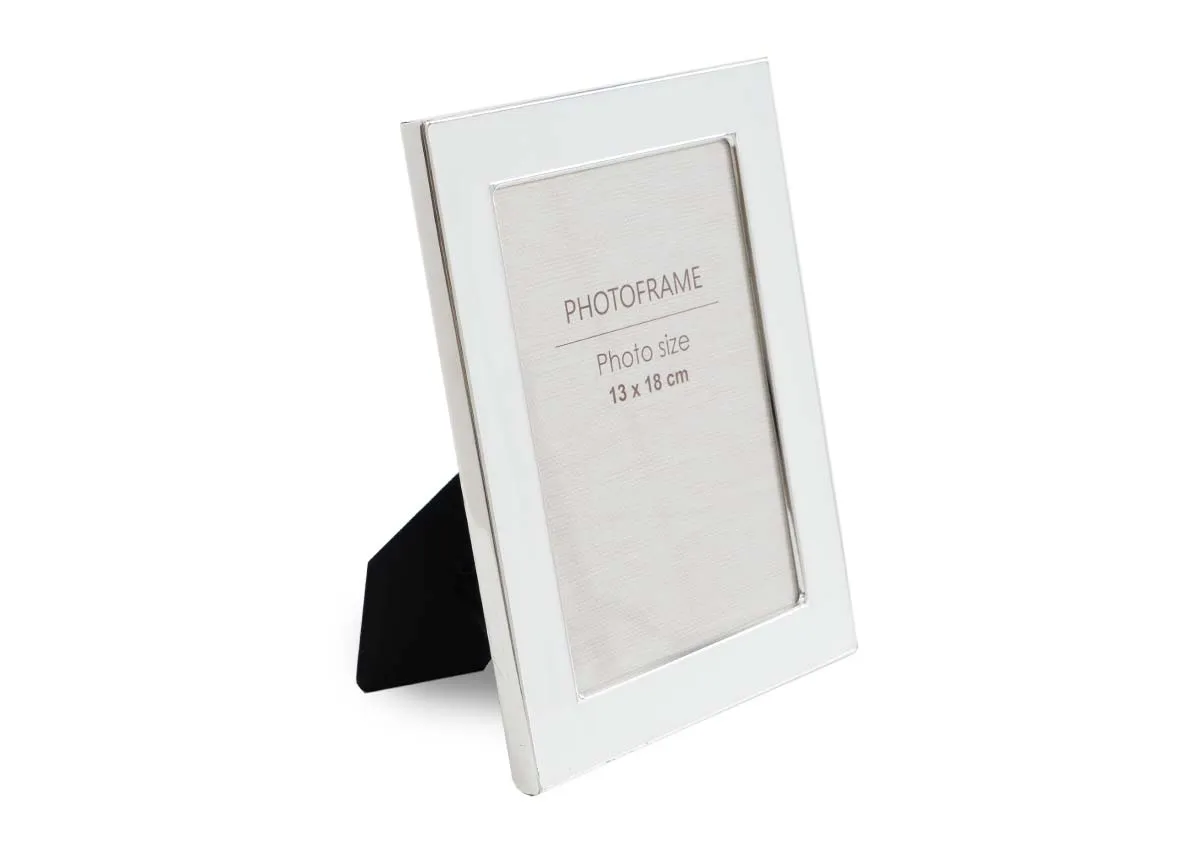 A dimension image of the Photo Frame with 13cm x 18cm