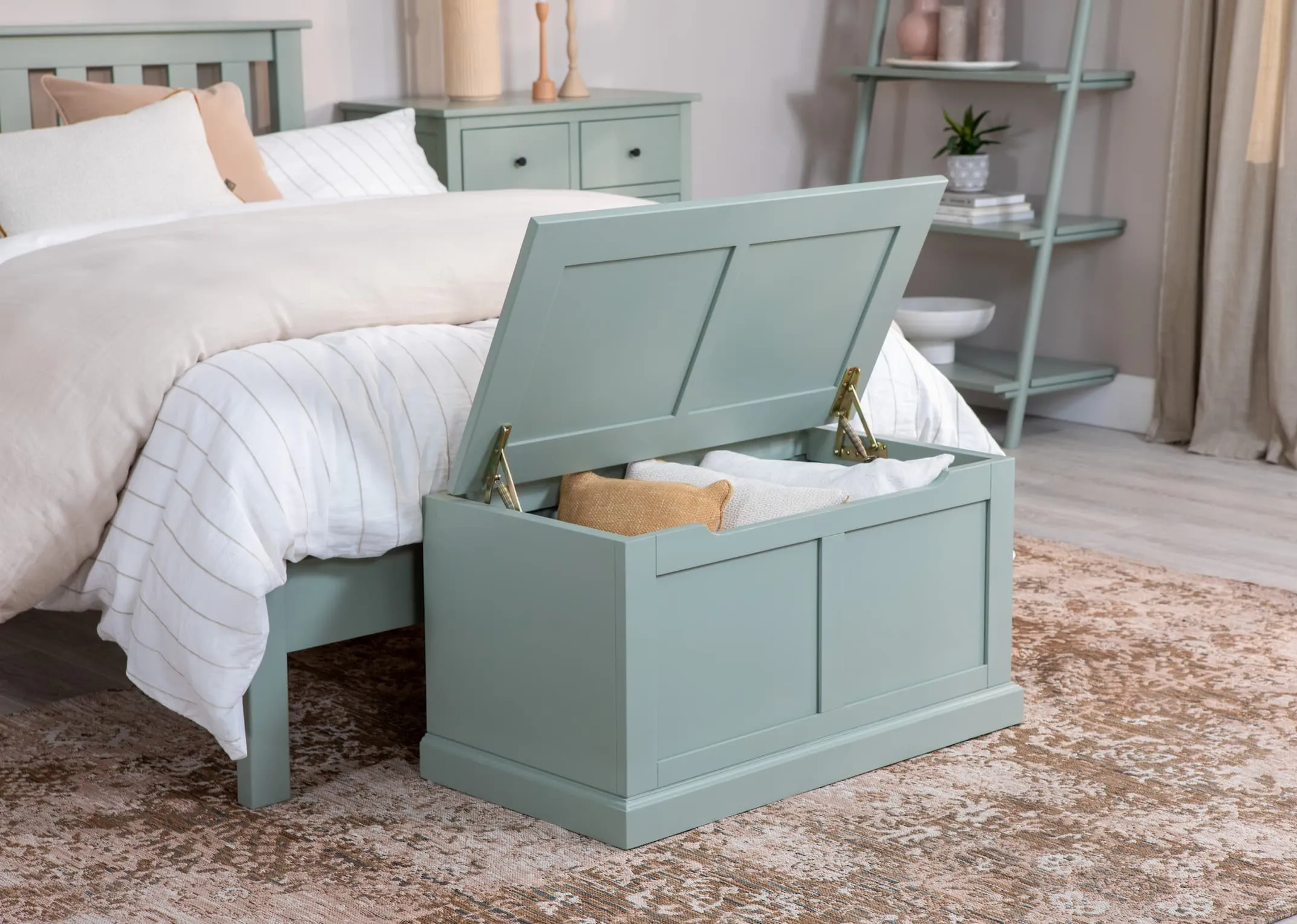 Light Green Blanket Box - Atlas