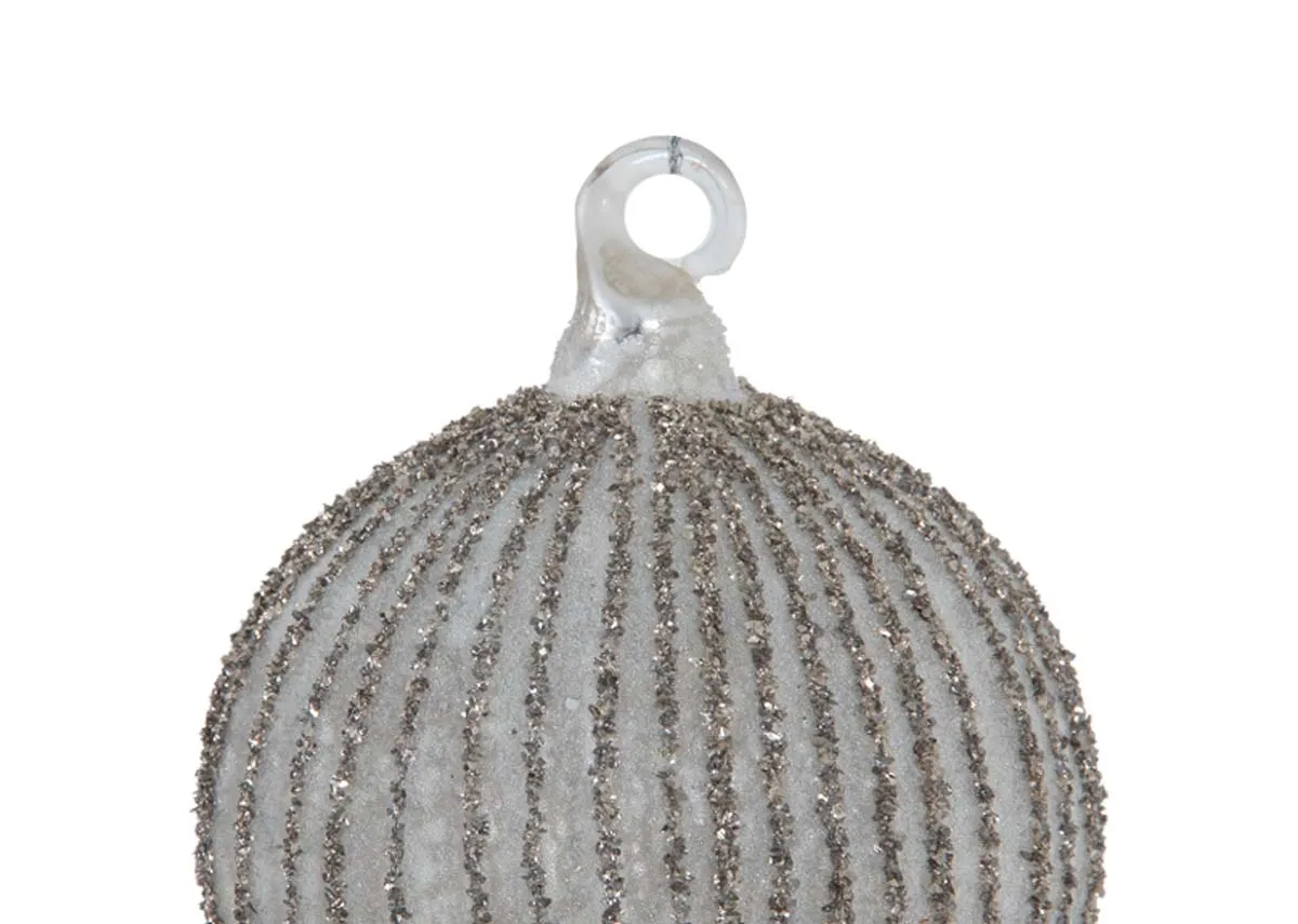 A dimension image of the We 3 Kings Baubles with 8cm