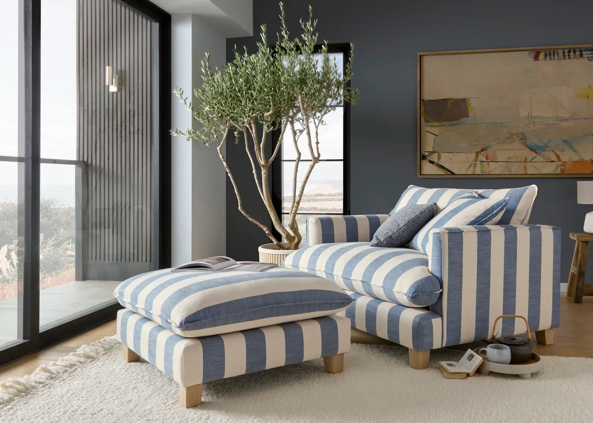https://media.ezlivingfurniture.co.uk/lookbook/694127ffda718.webp
