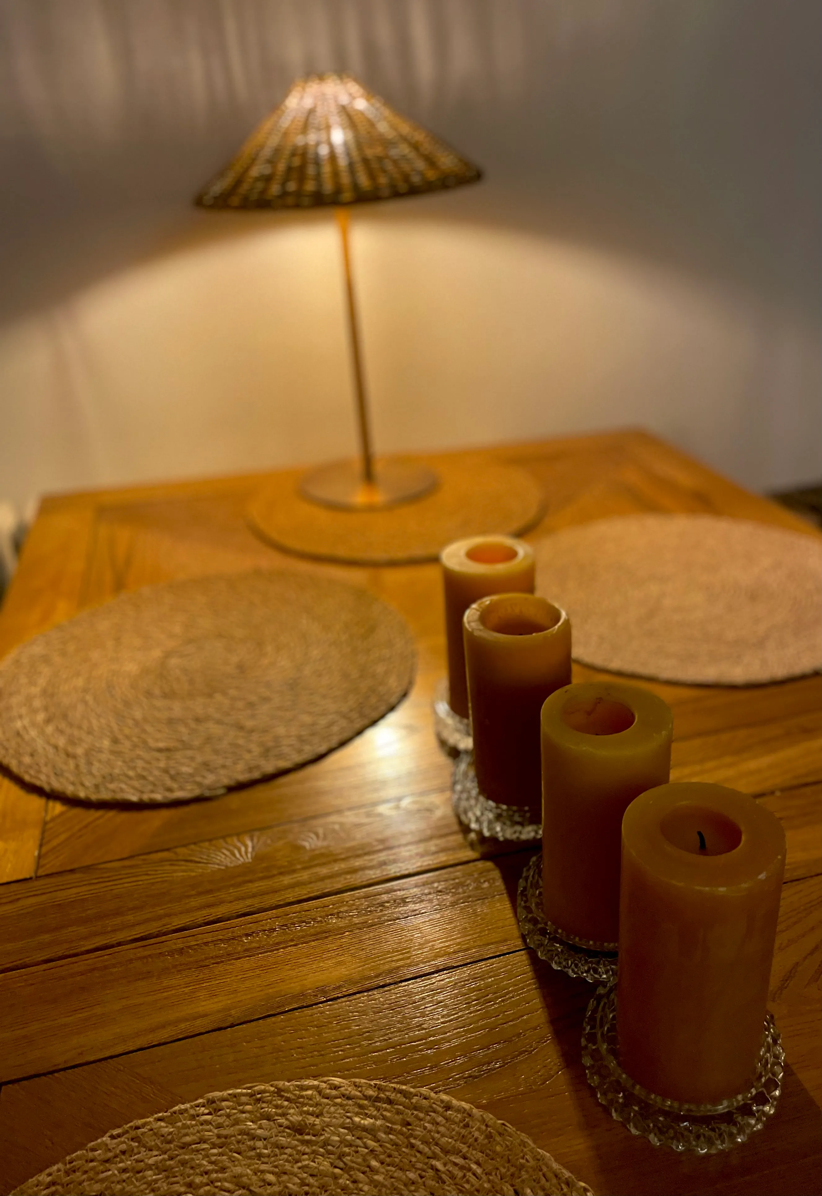 Antique Gold Table Lamp with Woven Shade - Glenveagh